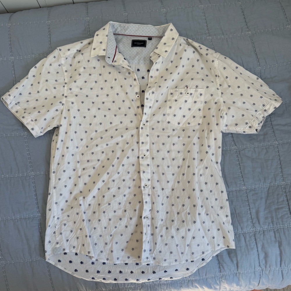 7 Diamonds White Polka Dot Button Down Short Sleeve Shirt